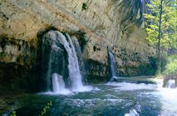 Nacimiento del río Pitarque (Teruel)